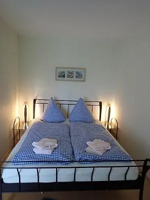 Inselhotel Kapitaen Tadsen *